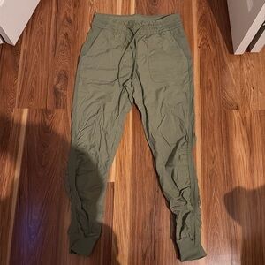 lululemon Joggers (Light green)